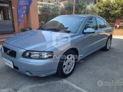 Grigio Usata 2002 Volvo S60 Tre volumi | 3000 € (Buon prezzo)