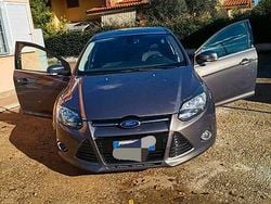 Grigio Usata 2012 Ford Focus Tre volumi | 6200 € (Buon prezzo)
