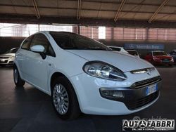 Bianco(met.) Usata 2009 Fiat Punto Evo Dynamic Due volumi | 5000 € (Molto cara)