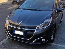 Grigio Usata 2017 Peugeot 208 Due volumi | 9500 € (Buon prezzo)