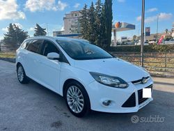 Grigio Usata 2012 Ford Focus Titanium Station wagon | 7500 € (Molto cara)