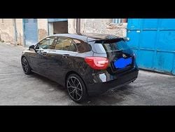 Nero Usata 2013 Mercedes A180 Tre volumi | 9500 € (Buon prezzo)