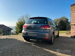 Grigio Usata 2011 VW Golf VI Highline Tre volumi | 6200 € (Buon prezzo)