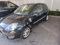 Nero Usata 2006 Ford Fiesta Due volumi | 2000 € (Buon prezzo)