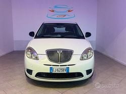 Bianco Usata 2011 Lancia Ypsilon Due volumi | 3990 € (Buon prezzo)