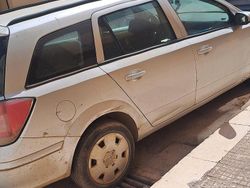Usata 2004 Opel Astra Station wagon | 500 € (Super prezzo)