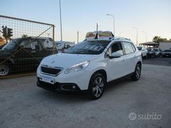 Bianco Usata 2014 Peugeot 2008 SUV | 8490 € (Cara)