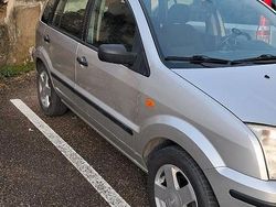 Grigio Usata 2004 Ford Fusion | 2950 €