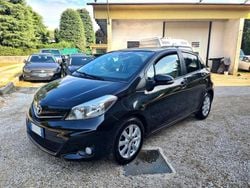 Blu/azzurro Usata 2012 Toyota Yaris Active Tre volumi | 5900 € (Buon prezzo)