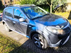 Usata 2010 Dacia Sandero Stepway Due volumi | 3800 €