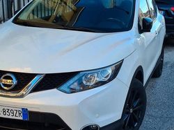 Usata 2015 Nissan Qashqai SUV | 8500 € (Buon prezzo)