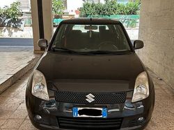 Nero Usata 2005 Suzuki Swift Tre volumi | 1500 € (Cara)