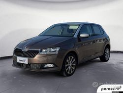 Marrone metallizzato/tetto arg Usata 2018 Skoda Fabia Tre volumi | 10.500 € (Buon prezzo)