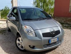 Usata 2007 Toyota Yaris Luna Due volumi | 2500 € (Buon prezzo)
