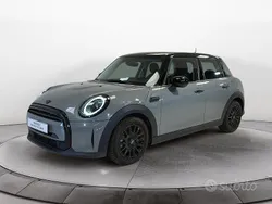 Moonwalk grey / metallizzato Usata 2022 Mini Cooper Essential Due volumi | 21.900 € (Buon prezzo)