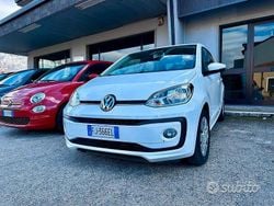 Bianco Usata 2017 VW up! Due volumi | 11.500 € (Molto cara)