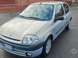 Grigio Usata 2000 Renault Clio II Due volumi | 2000 € (Buon prezzo)