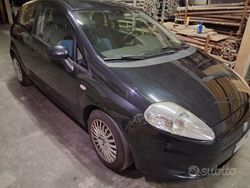 Nero Usata 2005 Fiat Grande Punto Due volumi | 1700 € (Buon prezzo)