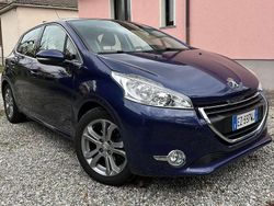Blu/azzurro Usata 2015 Peugeot 208 Allure Due volumi | 5800 € (Buon prezzo)