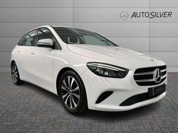 Bianco / pastello Usata 2022 Mercedes B180 Monovolume | 22.700 € (Buon prezzo)