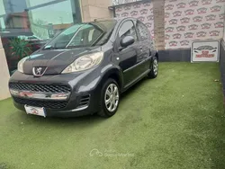Blu/azzurro Usata 2009 Peugeot 107 Active Due volumi | 4400 € (Cara)