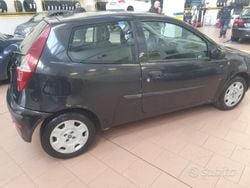 Nero Usata 2004 Fiat Punto Due volumi | 1300 € (Buon prezzo)