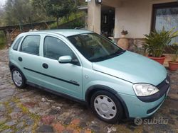 Usata 2001 Opel Corsa Tre volumi | 2000 € (Molto cara)