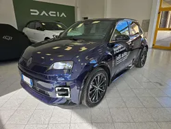 Blu/azzurro Usata 2024 Renault R5 Iconic Due volumi | 31.900 € (Ottimo prezzo)