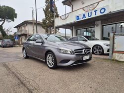 Grigio Usata 2013 Mercedes A180 Tre volumi | 7500 € (Buon prezzo)