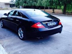 Nero Usata 2006 Mercedes 320 Tre volumi | 8500 €