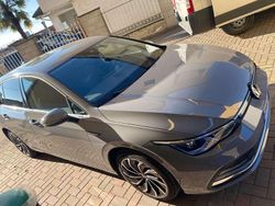 Grigio Usata 2020 VW Golf VIII Style Tre volumi | 21.200 € (Buon prezzo)