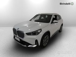 Alpin white pastello Usata 2024 BMW iX1 xLine SUV | 37.500 € (Buon prezzo)