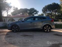 Grigio Usata 2015 Volvo V40 R-Design Station wagon | 9000 € (Buon prezzo)