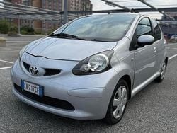 Grigio Usata 2010 Toyota Aygo Sol Due volumi | 3500 € (Buon prezzo)