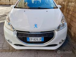 Bianco Usata 2012 Peugeot 208 Due volumi | 4550 € (Ottimo prezzo)
