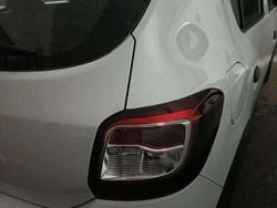 Bianco Usata 2016 Dacia Sandero Stepway Tre volumi | 5900 € (Ottimo prezzo)