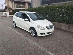 Bianco Usata 2011 Mercedes B180 Executive Monovolume | 6999 €