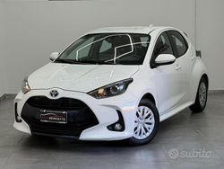Bianco Usata 2023 Toyota Yaris Hybrid Active Tre volumi | 14.990 € (Super prezzo)