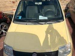 Giallo Usata 2009 Fiat Panda Active Tre volumi | 3499 € (Buon prezzo)