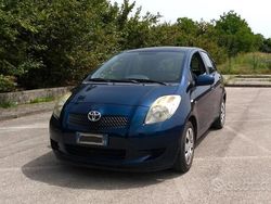Blu Usata 2006 Toyota Yaris Due volumi | 2000 € (Buon prezzo)