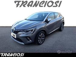 Grigio Usata 2020 Renault Captur Intens SUV | 17.450 € (Buon prezzo)
