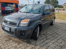 Usata 2006 Ford Fusion Tre volumi | 2300 € (Ottimo prezzo)
