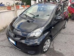 Nero Usata 2011 Toyota Aygo Due volumi | 2900 € (Buon prezzo)