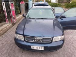 Blu/azzurro Usata 1997 Audi A4 Tre volumi | 3000 €
