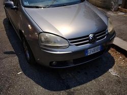 Grigio Usata 2007 VW Golf V Comfortline Tre volumi | 1500 € (Super prezzo)