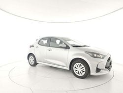Argento Usata 2025 Toyota Yaris Hybrid Active Tre volumi | 19.500 € (Super prezzo)
