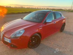 Rosso Usata 2012 Alfa Romeo Giulietta Due volumi | 9000 € (Molto cara)