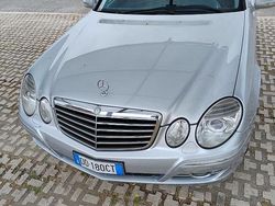 Grigio Usata 2006 Mercedes E220 Station wagon | 2800 €