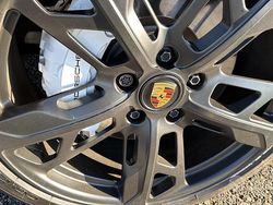 Grigio Usata 2023 Porsche Taycan Cross Turismo Station wagon | 78.300 €