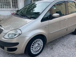 Bianco Usata 2005 Lancia Musa Monovolume | 2200 €